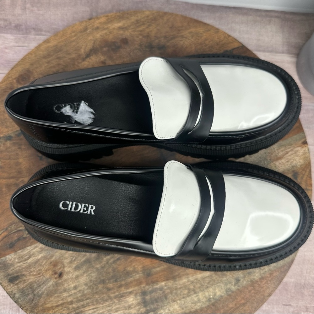 CIDER- FAUX LEATHER TWO TONE LOAFERS - 40 - Picture 5 of 9